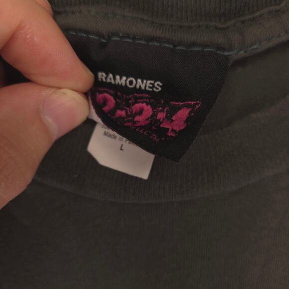 Ramones Band Crew Neck Short Sleeve Graphic T Shirt Mens Size Large L Gray - Picture 3 of 9